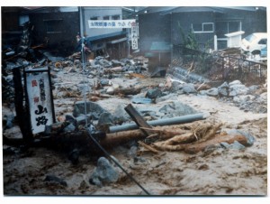 086５８．９．２８豪雨(印画01)04（栃尾温泉）